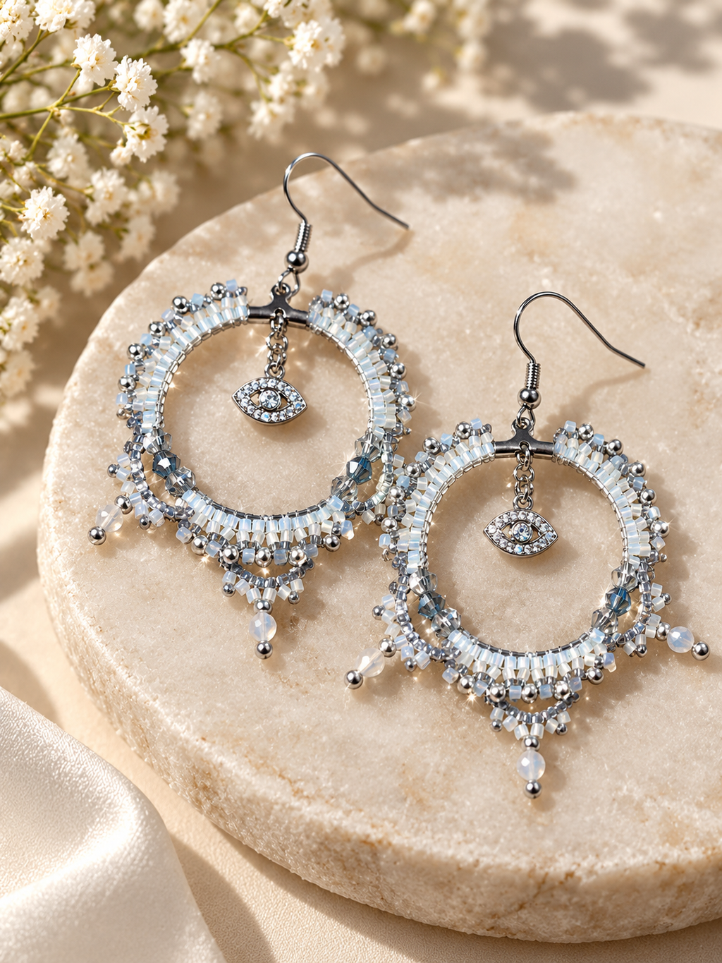 Créoles Pierre de Lune Bleutée & Miyuki Argent – Collection Tzigana