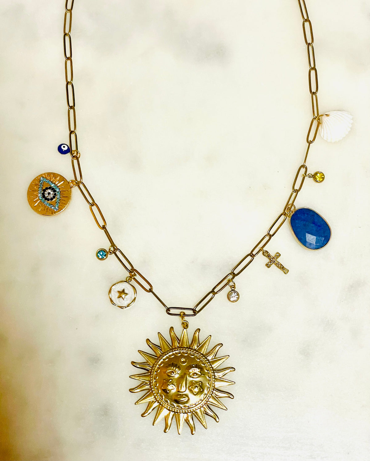 Collier soleil en lapis-lazuli Solea – bijou doré bohème