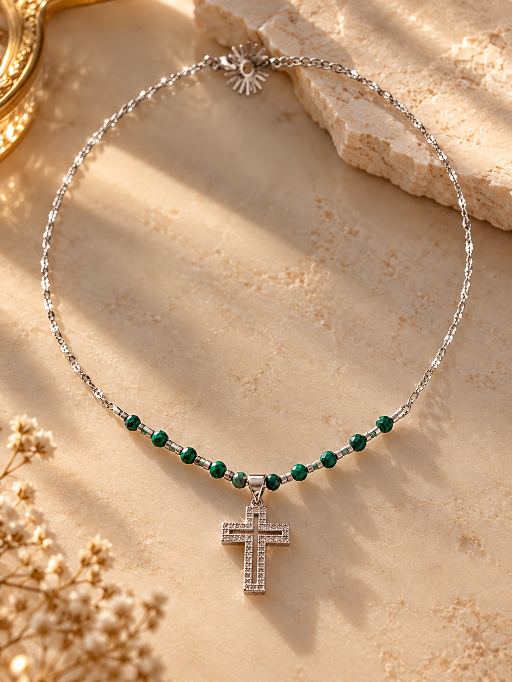 Collier ÉSMÉRA — Malachite & Croix Zircon