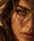Collier Croix Doré Femme avec Pendentif Cristal – Collier Fin & Élégant