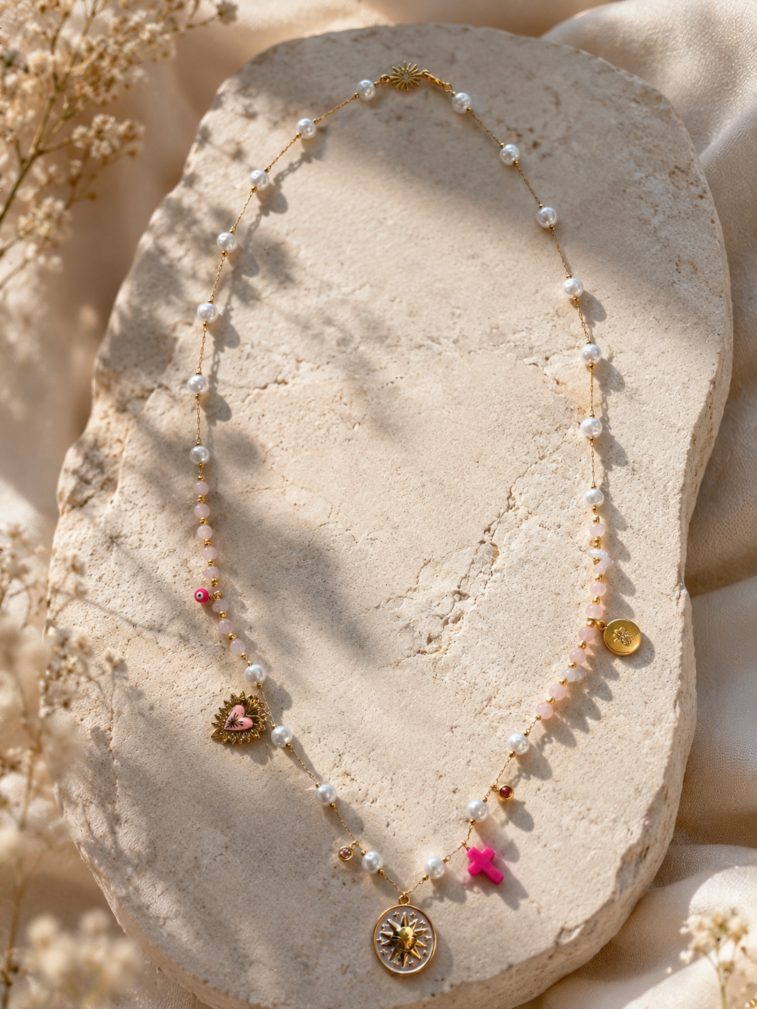 Sautoir quartz rose Aphrodite – pendentif coquillage doré