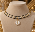 Choker Divina en nacre et perles tissées main | Alma Aura
