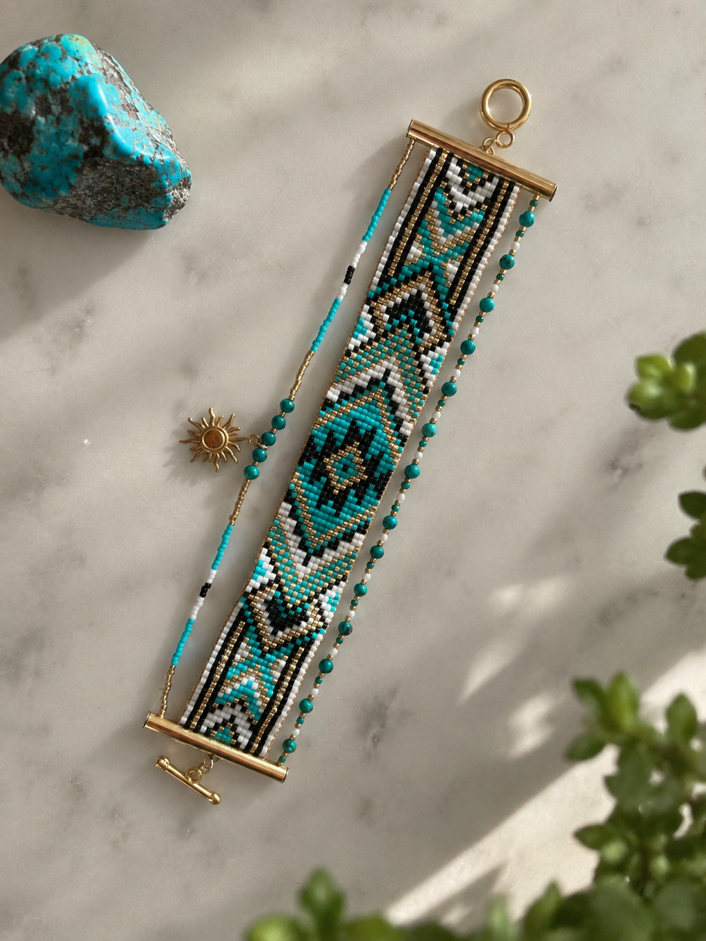 Bracelet Manchette Sole tissé à la main |turquoise ethnique | plaqué or