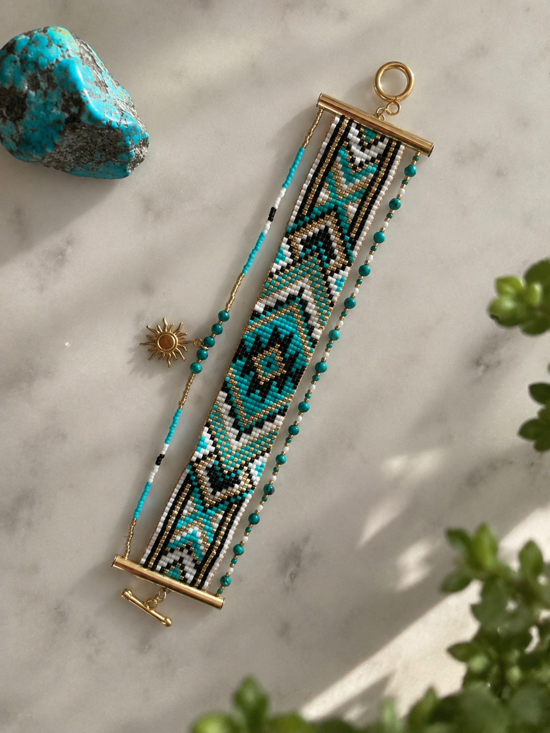 Bracelet Manchette Sole tissé à la main |turquoise ethnique | plaqué or