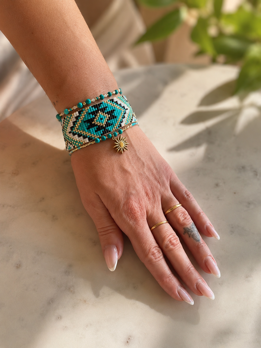 Bracelet Manchette Sole tissé à la main |turquoise ethnique | plaqué or