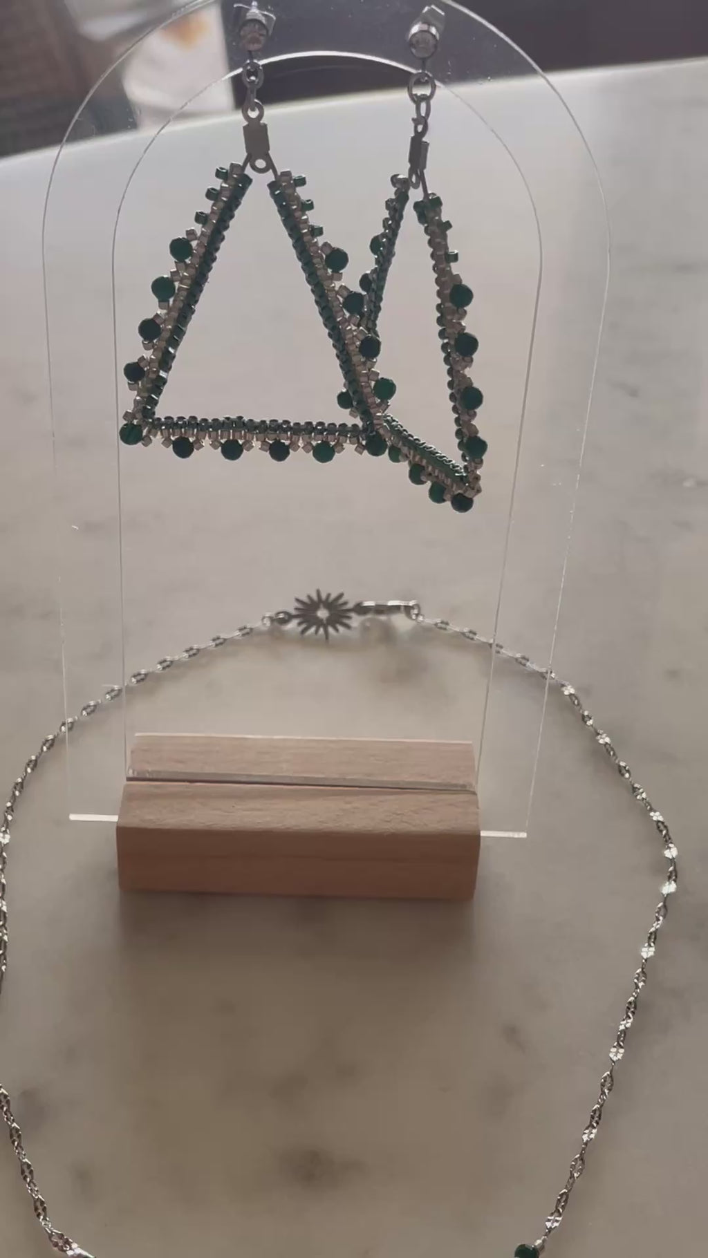 Boucles d'oreilles ÉSMÉRA — Malachite tissée
