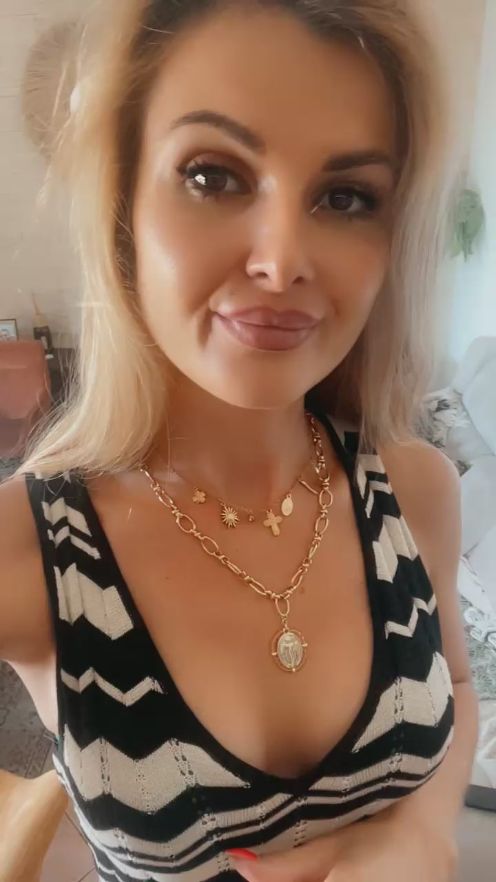 ✨ Collier Céleste – 7 Charms Porte-Bonheur Dorés
